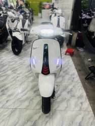 Vespa trắng 2022 dán keo nguyên con 5 ngàn km đẹp tại Quảng Nam