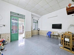 Nhà nguyên căn kiệt ô tô, 2 phòng ngủ, diện tích 90m2, hướng Đông Nam tại Quảng Nam