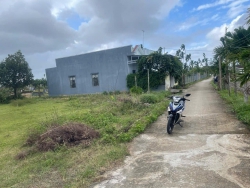 Chính chủ cần tiền gấp. Bán lô đất 500m2 đất ở 200m. Làm 4 cái nhà cũng ok. tại Quảng Nam