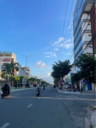 Nhà 5 tầng Huỳnh Tấn Phát có thang máy tại Quảng Nam