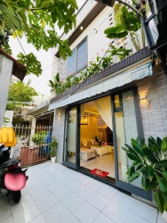 Nhà 2 tầng Kiệt Mẹ Nhu sát trần cao vân tại Quảng Nam