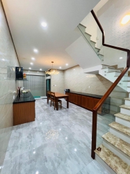 Bán nhà 3 tầng mặt tiền đường Hồ Quý Ly tại Quảng Nam