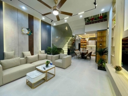 Chào bán siêu phẩm 3 tầng đường 7m5 Nguyễn Thuý, gần biển tại Quảng Nam
