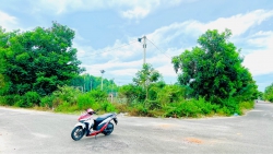 Bán lô góc 2 mặt tiền đối diện sân bóng đá tại Quảng Nam