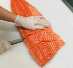 Cá Hồi Na Uy Nhập Khẩu Cập Bến Food Mart tại Quảng Nam