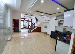 n nhà 3 tầng gấp tại Quảng Nam