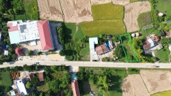 Mặc tiền chính hai làn đường ôtô tại Quảng Nam