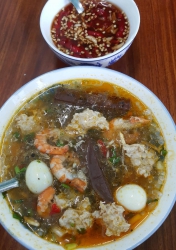 Bột báng Tam Kỳ - cơm gà Tam Kỳ e bán tới chiều tối nghen!!! Mn ăn cứ ghé e hoặc alo e ship ạ tại Quảng Nam