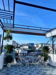 Nhà 4 tầng, 4 mê mái đúc, kiệt Lê Độ ô tô đậu đỗ thiết kế cực chill view thành phố tại Quảng Nam