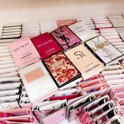 Nước hoa chiết vừa thơm lại để ví mini vừa thoạt nhìn xiết tại Quảng Nam