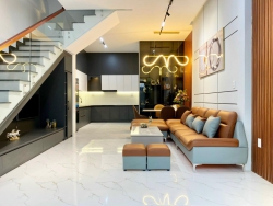 Bán nhà 3 tầng kiệt ô tô có lề để xe trước cửa vô tư, song song Lê Đình Lý tại Quảng Nam