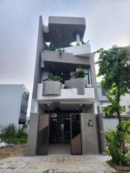 Bán căn nhà Sân thượng BBQ, Gym, Đồ cao cấp gần biển tại Quảng Nam