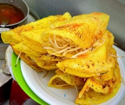 Mùa mưa đến rồi, e bán bánh xèo, nem lụi tại Quảng Nam