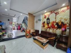 BÁN NHÀ 3 TẦNG MẶT TIỀN ĐƯỜNG HÒA PHÚ GẦN HOÀNG THỊ LOAN tại Quảng Nam