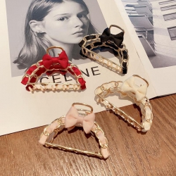 Lên sóng một em kẹp tóc được yêu thích săn đón tại Happy Shop - Phụ Kiện Hottrend - Văn Phòng Phẩm - Quà Tặng tại Quảng Nam