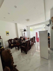 Bán nhà 3 tầng mặt tiền đường Phạm Văn Bạch tại Quảng Nam