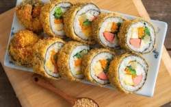 Còn 2 hộp cơm khách lụm giúp em luôn khách, mì trộn, cà phê nước các loại. Aloo em ship tại Quảng Nam