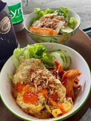 Cơm Gà, Cơm Cuộn Chiên, Mỳ Trộn - Đa Dạng và Phong Phú tại Quảng Nam