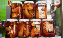 Hủ thịt heo muối vừa làm tại Quảng Nam