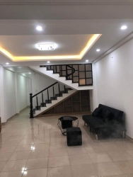 Bán nhà 2 tầng mặt tiền đường 5m5 Nguyễn Hàng tdc hòa thọ đông quận Cẩm Lệ dt88m dtsd140m thích hợp mua vào ở ngay khu dân cư đông đúc LH 0931252452 giá 3tyx xem nhà làm việc chính chủ hướng tây nam tại Quảng Nam