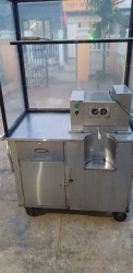 Muốn bán xe chở nước mía, ai cần vui lòng nhắn tin cho tôi tại Quảng Nam