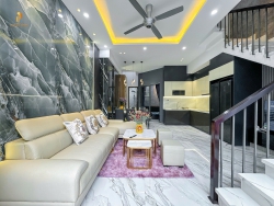 Nhà 3 Tầng Ngay Chợ Hoa Nguyễn Đình Tựu - Thanh Khê Công Năng 3 Tầng 4 Phòng Ngủ Đậu Đỗ Ô Tô Thoải tại Quảng Nam
