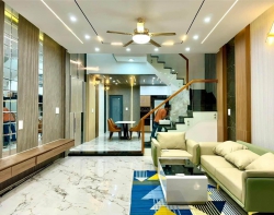 Bán nhà 3 tầng mặt tiền Hoàng Minh Giám- Hòa Xuân tại Quảng Nam