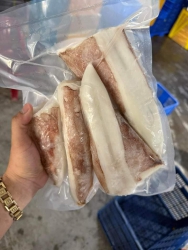 Duoi Muc La Tuoi duoc chan ra tu nha hang tại Quảng Nam