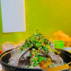 Trưa nay ăn gì? Tan làm nhưng không biết phải ăn ở đâu, thì ghé ngay Bếp to để nạp năng lượng thôi tại Quảng Nam