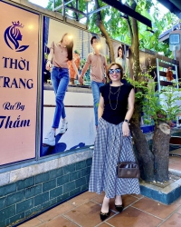 Chất liệu áo thun chất mê ly ( kèm phụ kiện) và chân váy caro ( chuẩn đẹp - 2 túi) tại Quảng Nam