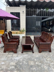 Bộ salon gỗ tự nhiên mới tại Quảng Nam