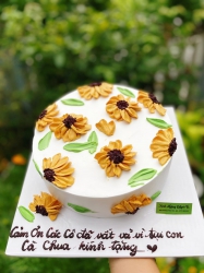 Em muốn sống như hoa mặt trời, vươn mình tỏa sáng giữa bầu trời xanh tại Quảng Nam