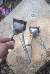 Ae thời 7x, 8x ai đã từng được hớt tóc bằng chiếc tông đơ này rồi. tại Quảng Nam