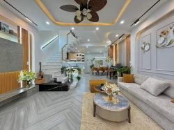 Nhà 4 Tầng Kiệt Hoàng Diệu, Hải Châu tại Quảng Nam