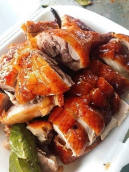 Lại tới cuối tuần rồi nè. Vịt quay. Gà nướng, dồi sụn nướng về ăn thôi mn ơi. tại Quảng Nam