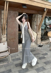 Set áo sơ mi kèm cà vạt chân váy xếp ly phối viền tại Quảng Nam