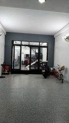 Căn nhà 2 tầng mới đúc, thiết kế hiện đại tại Quảng Nam