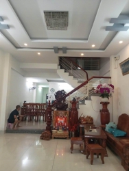 Chào bán nhà 3 tầng mặt tiền đường 7m5 Nguyễn Xí-Hoà Minh-Liên Chiểu tại Quảng Nam