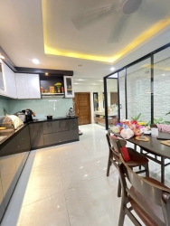 Nhà mới 3 tầng giá rẻ, diện tích lớn, mặt tiền 7m5 lề 3m5 tại Quảng Nam