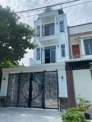 Bán nhà 3 tầng tân cổ điển full nội thất tại Quảng Nam
