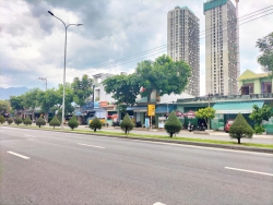 Kẹt tiền thanh lý nhà mặt tiền Nguyễn Lương bằng 74m2 gác đúc 3 phòng ngủ đang cho thuê 4 triệu/tháng tại Quảng Nam