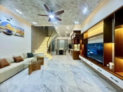 Bán nhà 3 tầng mặt tiền Lê Thiệt, Hòa Minh tại Quảng Nam