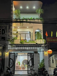 n căn nhà 3 tầng 2 mặt tiền Lê Đình Kỵ tại Quảng Nam