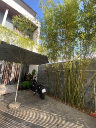 Bán nhà 3 tầng mặt tiền Hốp Kiểng 8 - Nam Hoà Xuân giá 4,x tỷ thương lượng tại Quảng Nam