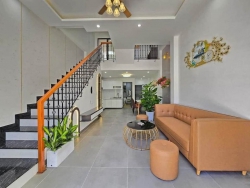 Bán nhà 3 tầng 3 mê kiệt ô tô 120 Nguyễn Huy Tưởng - Cách đường 50m, có sân đậu ô tô tại Quảng Nam