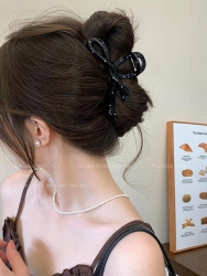 Kẹp tóc nơ chấm bi cho mí bà mê style vintage tại Quảng Nam