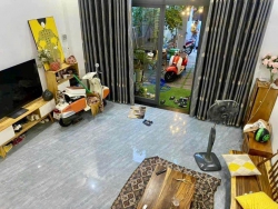 n nhà 2 tầng đúc mặt tiền đường Đinh Nhật Tân, Sau bến xe Đà Nẵng tại Quảng Nam