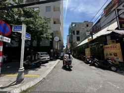 Bán đất tặng nhà C4 đầu đường Thạch Lam - Phước Mỹ - Sơn Trà cách biển Mỹ Khê 300m tại Quảng Nam