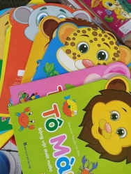 Khách hàng đặt 2 bộ vỗ tô màu 8 quyển nhưng không lấy nữa tại Quảng Nam