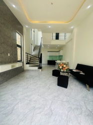 Nhà 3 Tầng 2 Mặt Kiệt Ô Tô Nguyễn Chánh tại Quảng Nam